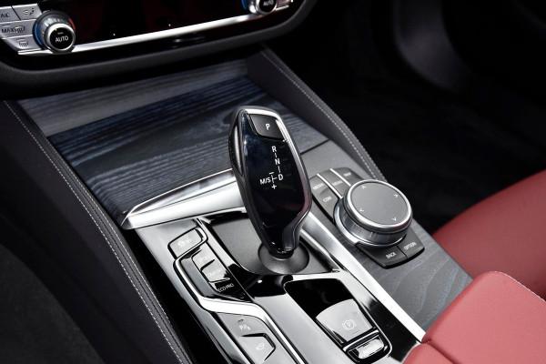 C級車的“黑馬”五系,氣場不輸賓士E級,42.19萬起,銷量又逆襲 C級車的“黑馬”五系,氣場不輸賓士E級,42.19萬起,銷量又逆襲