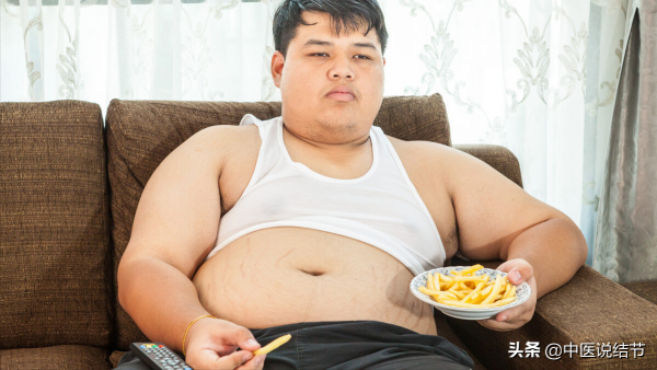 警惕！熬夜不僅會誘發甲狀腺結節，還會導致這4種疾病