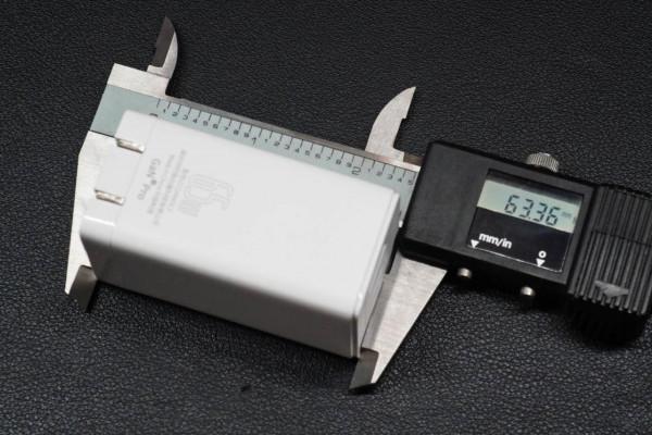 三口皆快充,功率自分配,更小巧的倍思GaN Pro 65W充電器評測 三口皆快充,功率自分配,更小巧的倍思GaN Pro 65W充電器評測