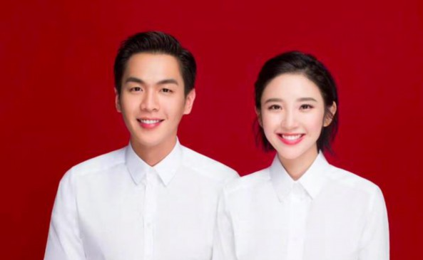 有種秀恩愛叫唐嫣“結婚照”,別人都是一本正經,她卻跟別人不同 有種秀恩愛叫唐嫣“結婚照”,別人都是一本正經,她卻跟別人不同