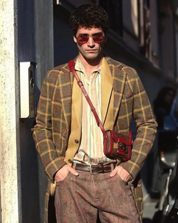 50歲的男人，買衣服要&OpenCurlyDoubleQuote;少而精&rdquo;！這3件春裝，怎麼穿都不油膩