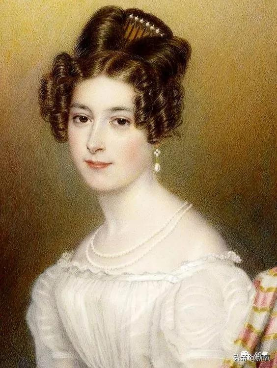 歐洲中世紀的女性為了美有多瘋狂？