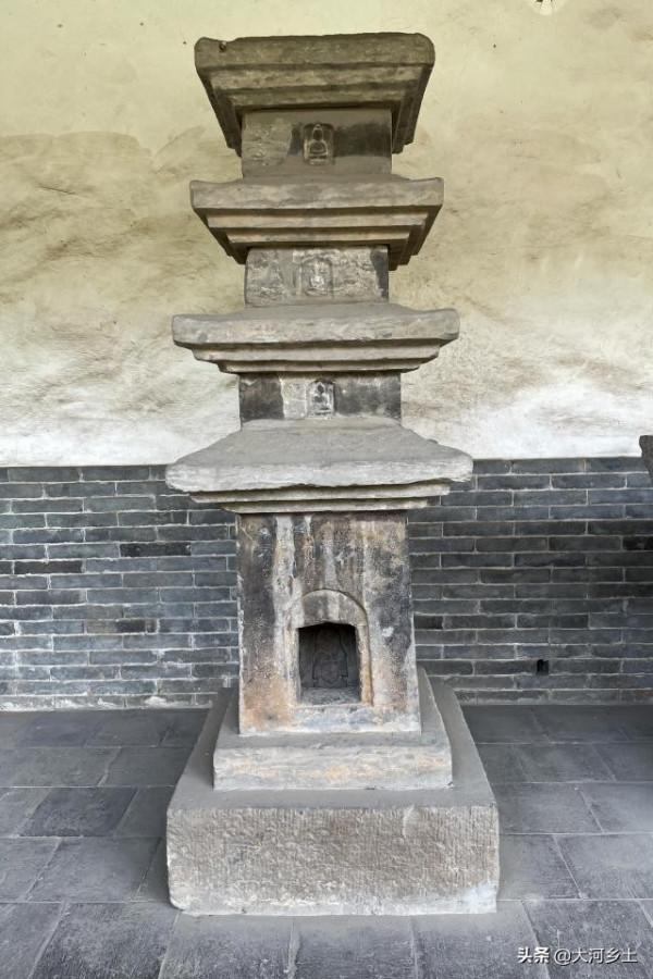 山西一寺廟後院,大量碑石中藏兩具宋代石棺,從中可窺探墓主財力 山西一寺廟後院,大量碑石中藏兩具宋代石棺,從中可窺探墓主財力