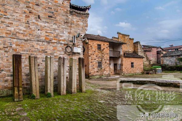 中國三縣交界處的原始村子，98%的客家人為鍾姓，江西很少人知道