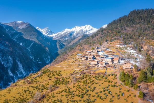 四川的避暑勝地，在最熱的時候也要穿上長袖，遊客絡繹不絕