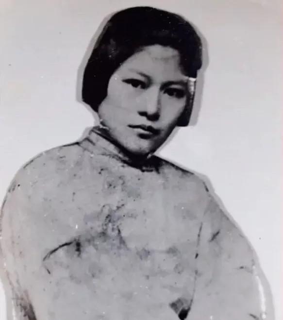 她自稱陳喬年丟失多年的女兒，雖無證據，卻得到陳獨秀後人的認可