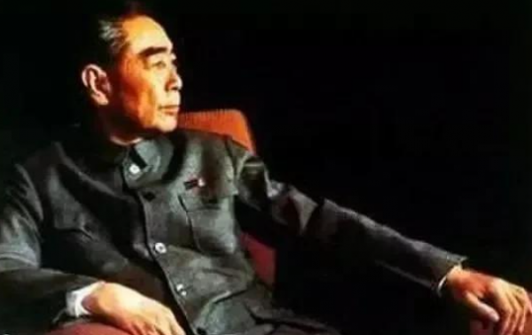 周總理宣佈新中國部長名單，沒有鄧穎超的名字，張治中：你不公平