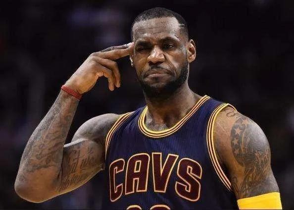 盤點詹姆斯生涯各賽季資料，網友紛紛表示根本沒有一點進步