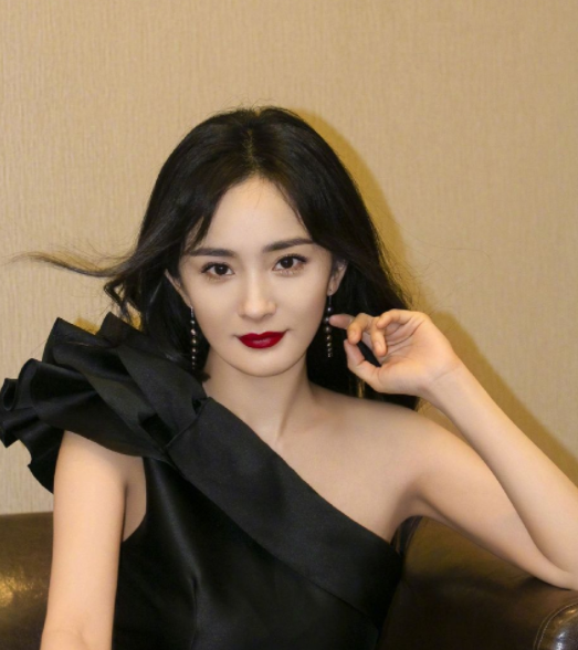 “換頭改命”的6位明星，有的主動承認削骨，有的作品全被下架