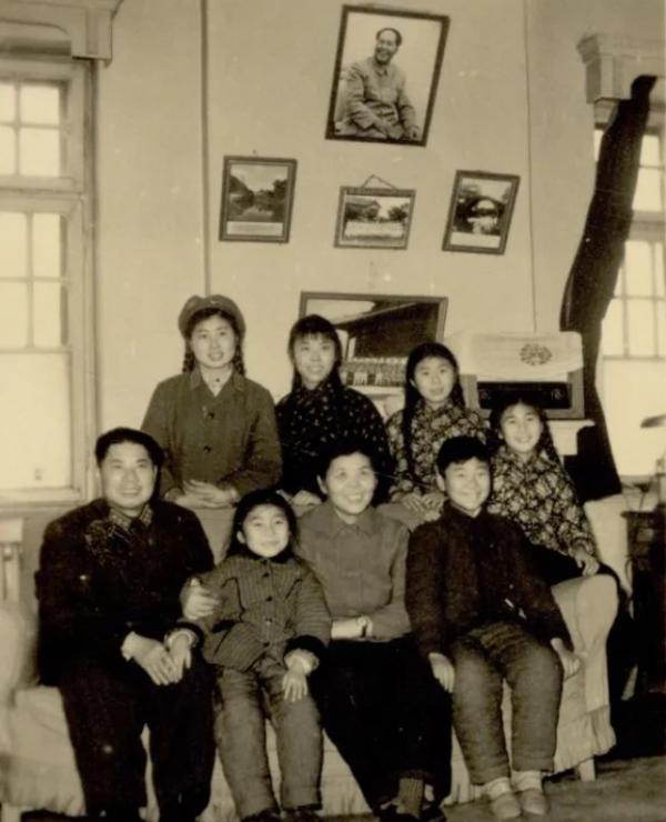 1950年楊得志返回株洲，得知父親和親人離世後，直言：兒子大不孝