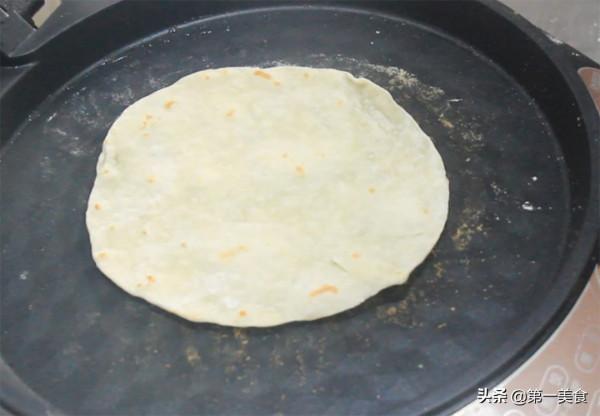 家常烙饃怎麼做又軟又勁道，廚師長教你小竅門，皮薄柔軟超好吃