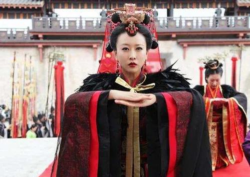 為了國家,公主犧牲了自己,可是自己的父王,還想讓她失去兒子 為了國家,公主犧牲了自己,可是自己的父王,還想讓她失去兒子