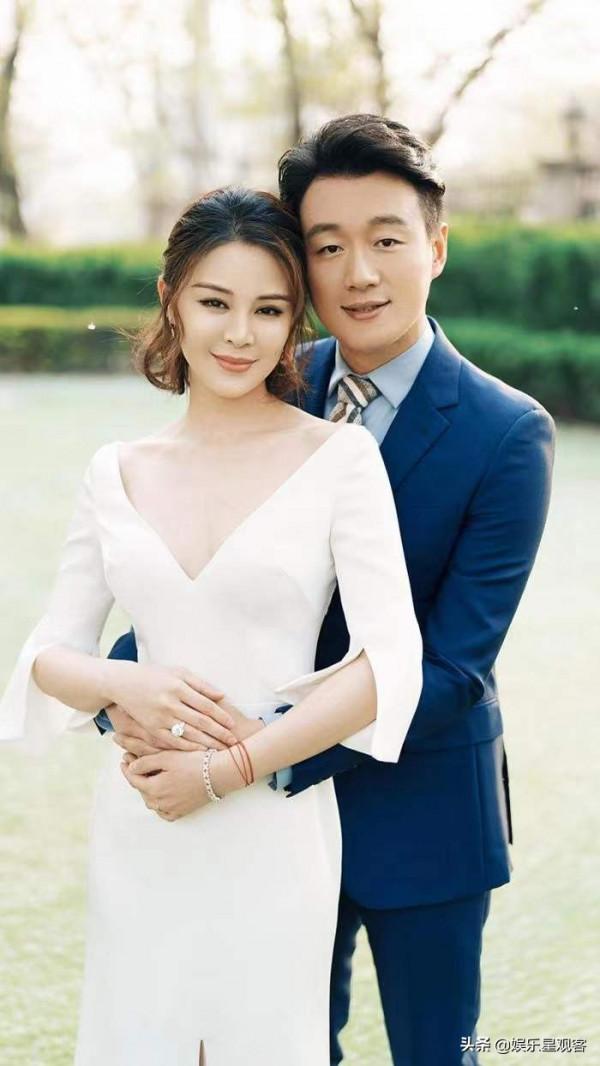 娛樂圈明星夫婦：鄧超夫婦春晚甜蜜喊話，杜江賣房子向霍思燕求婚