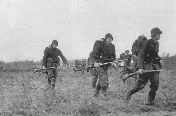 一戰相持四年，二戰直接被吊打，英法聯軍為何前後表現差距那麼大