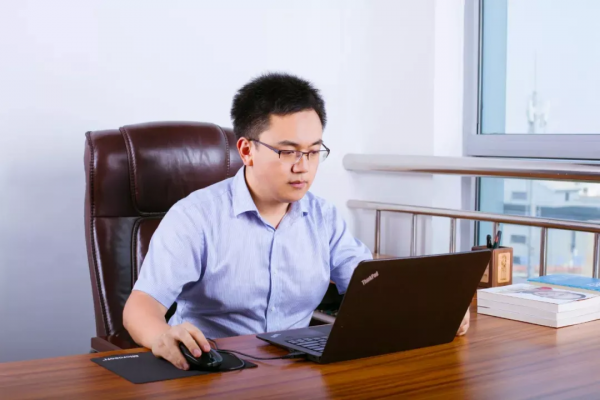 辭職華為，80後小夥抵押房產創業，如今公司連續4年創“全國第一”！