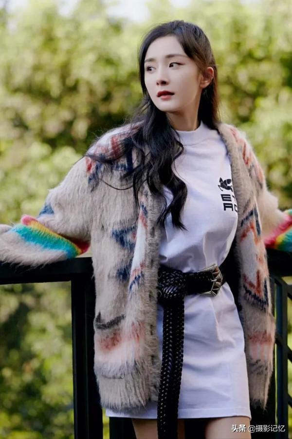 楊冪:品貌端莊 楊冪:品貌端莊