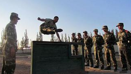 邊關兵之初 八一比武勵鬥志 邊關兵之初 八一比武勵鬥志