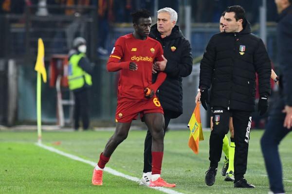 加斯佩里尼比竇娥還冤!帕洛米諾沒碰球!是克里斯坦特的烏龍球 加斯佩里尼比竇娥還冤!帕洛米諾沒碰球!是克里斯坦特的烏龍球