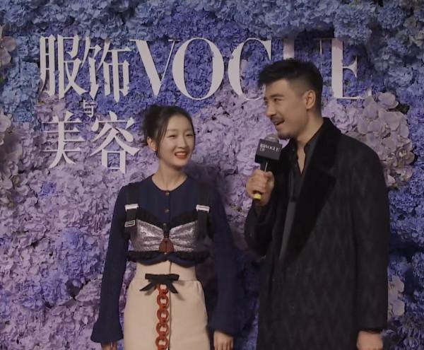 女星走紅毯集體黑臉,楊冪和原計劃造型不符,湯唯壓軸遲遲不出場 女星走紅毯集體黑臉,楊冪和原計劃造型不符,湯唯壓軸遲遲不出場