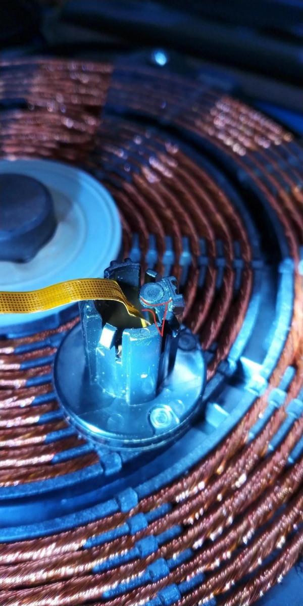 米家智慧電磁爐顯示屏故障不亮,已過保,好奇拆機看看 米家智慧電磁爐顯示屏故障不亮,已過保,好奇拆機看看