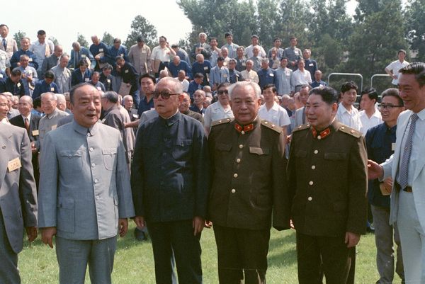 1987年，解放軍三大總部的一把手同時換人，他們都是誰？