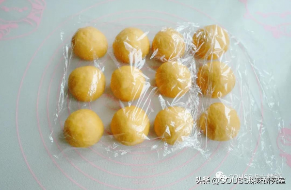 萬聖節做個親子南瓜麵包吧，邊做邊吃萌到顫抖