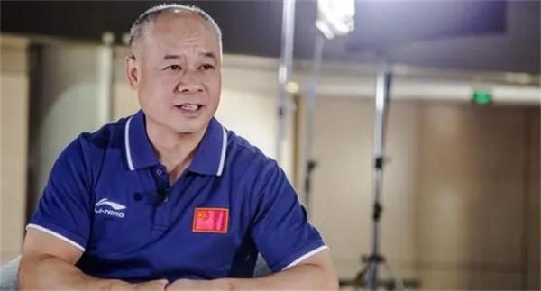 &OpenCurlyDoubleQuote;體操王子&rdquo;李寧身價百億，58歲頭髮脫落，59歲妻子仍風韻猶存