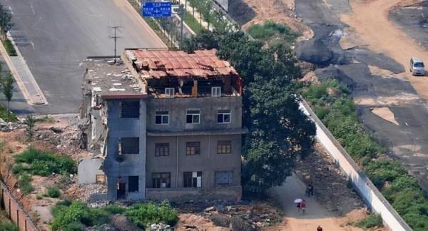 北京一“特殊”釘子戶，變成危房仍無人敢拆，屹立百年之久