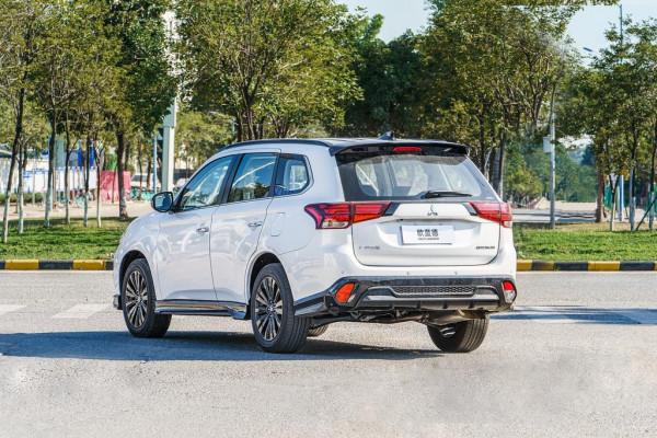 15.98萬元起 2022款三菱歐藍德上市 新增曜動版 15.98萬元起 2022款三菱歐藍德上市 新增曜動版