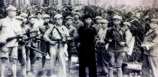 我軍副司令在銀川遇害,上級下令:一個軍全軍出動,連夜抓捕真兇 我軍副司令在銀川遇害,上級下令:一個軍全軍出動,連夜抓捕真兇