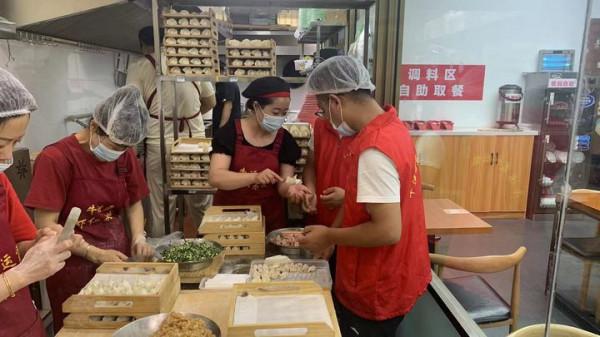 15年水餃店老師傅教你,怎麼做出好吃的豬肉玉米餡餃子 15年水餃店老師傅教你,怎麼做出好吃的豬肉玉米餡餃子