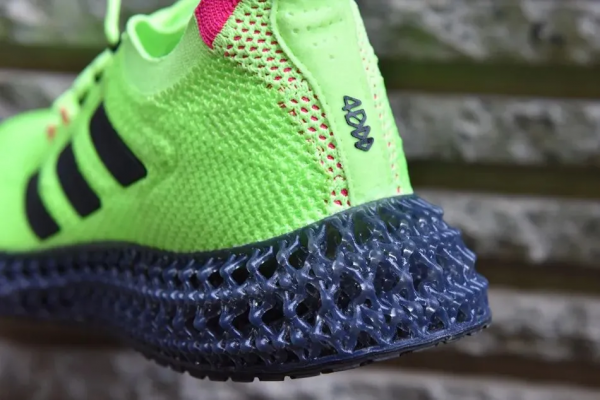 中底鏤空的4D列印跑鞋,真的能用來跑步嗎? 中底鏤空的4D列印跑鞋,真的能用來跑步嗎?