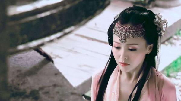 同是演女媧後人，劉亦菲唐嫣驚豔，趙麗穎&OpenCurlyDoubleQuote;雷人&rdquo;，娜扎像盲人