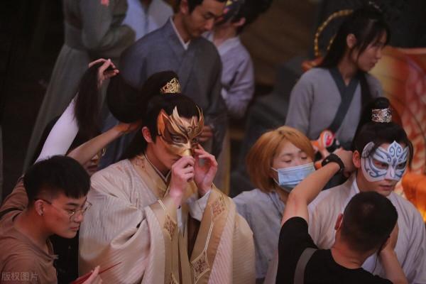 斛珠夫人裡的柏奚是什麼意思？