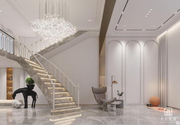 310㎡現代輕奢細膩的布藝、簡潔的線條透露出人們對隨性生活嚮往