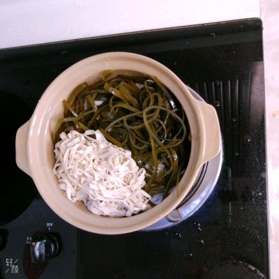 霜降到,來一鍋熱乎美味的砂鍋土豆粉,一口就能趕走深秋的寒冷 霜降到,來一鍋熱乎美味的砂鍋土豆粉,一口就能趕走深秋的寒冷