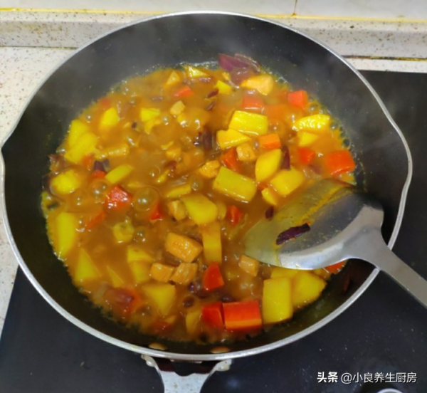 這菜我家經常吃，做法特別簡單，營養又開胃，招待客人有面子
