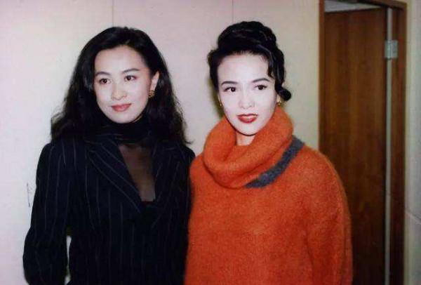 罵醒劉嘉玲，預言星爺不會紅，沒有愛但是很有錢的鄭裕玲啥來頭？