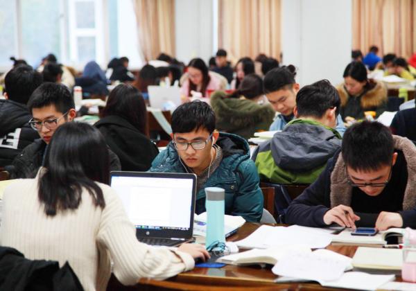 南開大學一學院清退百名研博生,難道都是學生的問題?導師又在哪 南開大學一學院清退百名研博生,難道都是學生的問題?導師又在哪