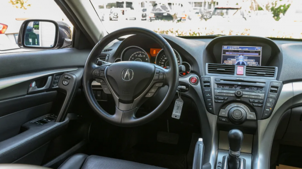 誰說我是雅閣王?超稀有3.5L自吸V6謳歌TL 誰說我是雅閣王?超稀有3.5L自吸V6謳歌TL