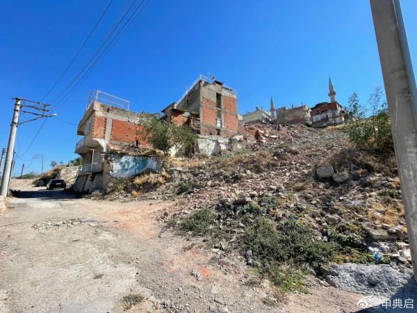 這個手勢可能帶有攻擊，面對惡意歧視和刻板印象，如何做到體面？