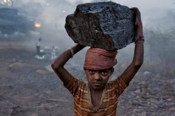 住在火焰山的印度人,地表溫度能讓紙自燃,他們照樣在這生活百年 住在火焰山的印度人,地表溫度能讓紙自燃,他們照樣在這生活百年