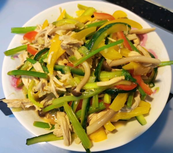 做法簡單零失敗的雞絲涼拌菜,減肥必備 做法簡單零失敗的雞絲涼拌菜,減肥必備