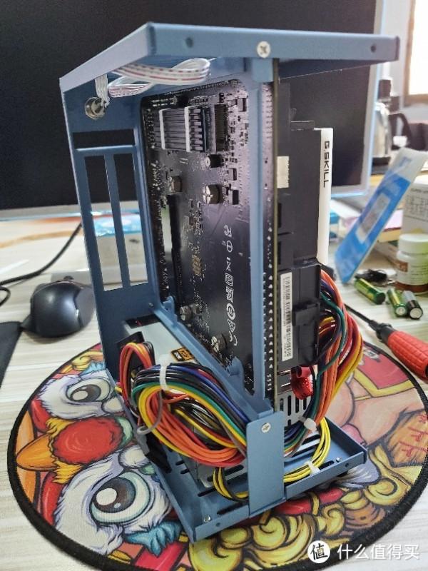 礦場大哥裝機效能小鋼炮！行動式小主機 5700G裝機分享