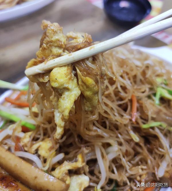 晚上的八卦街才是最有煙火氣的，路邊小店3天吃了2次