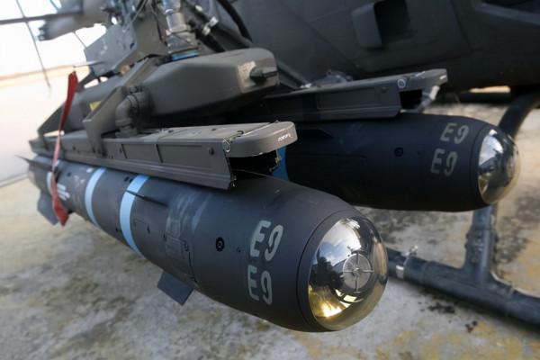 AH-64阿帕奇最強武裝直升機之主武器火蛇70航空火箭彈