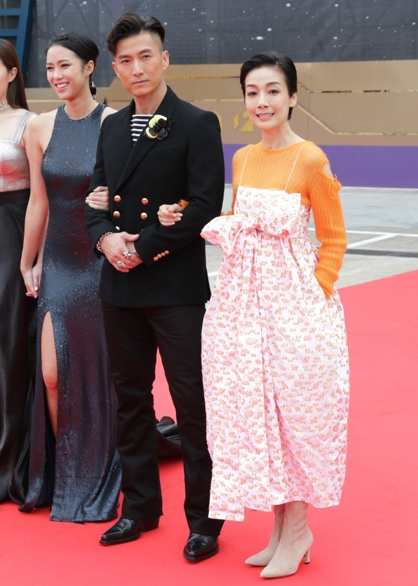 TVB節目巡禮2022！眾女星悉心打扮亮相，衣著卻被嘲“車禍現場”