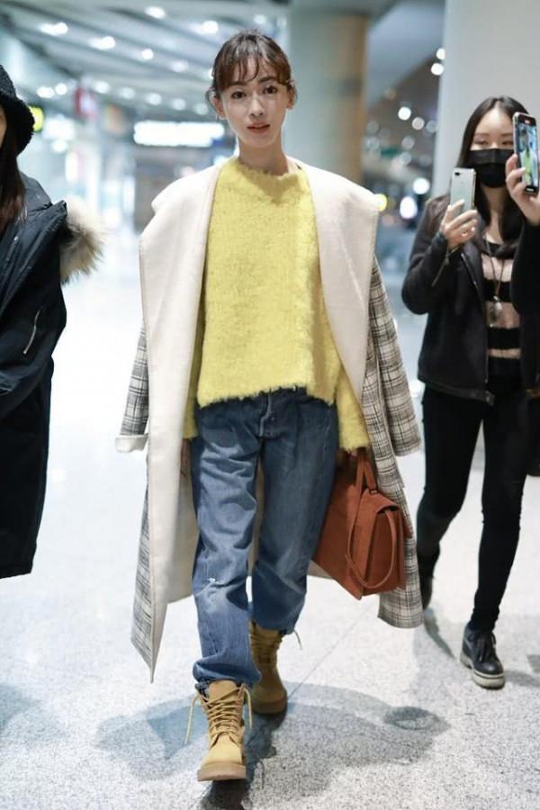 吳謹言近期3套私服大盤點，顯高減齡又時髦，小個子這樣穿準沒錯