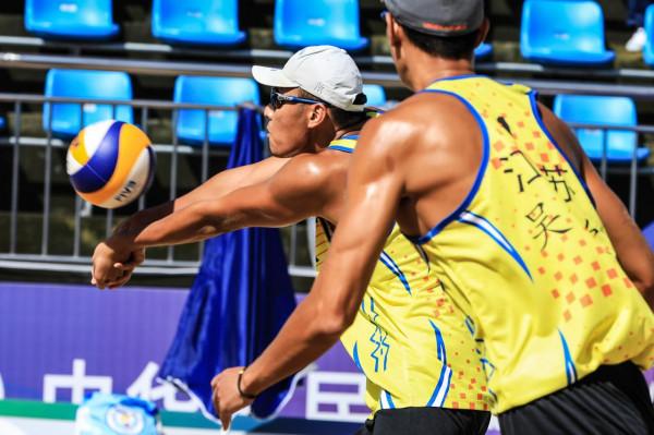 沙灘排球——男子成年組小組賽：江蘇一隊勝海南一隊