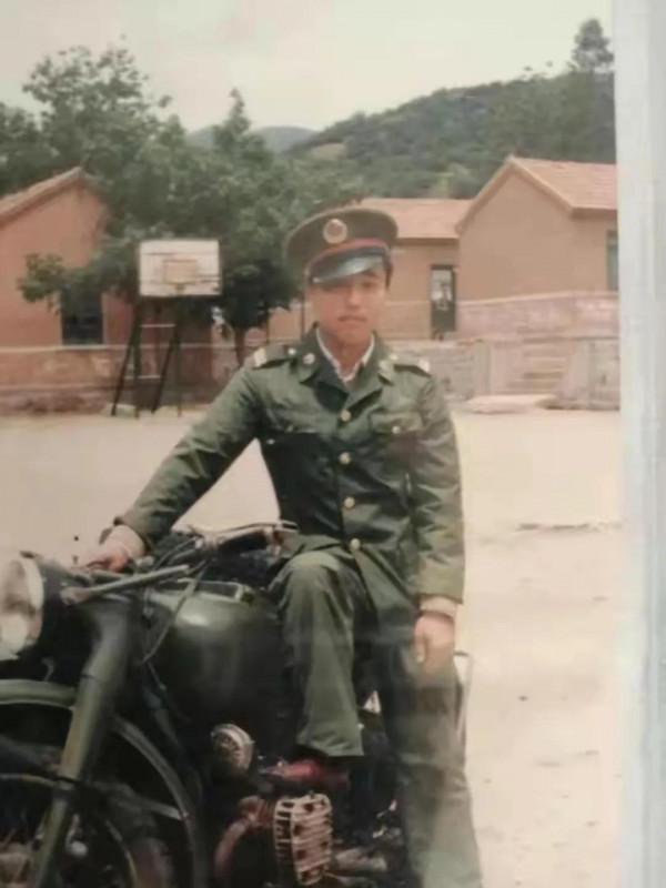 88年五四七五一部隊偵察連，連長吃了泔水桶裡的饅頭